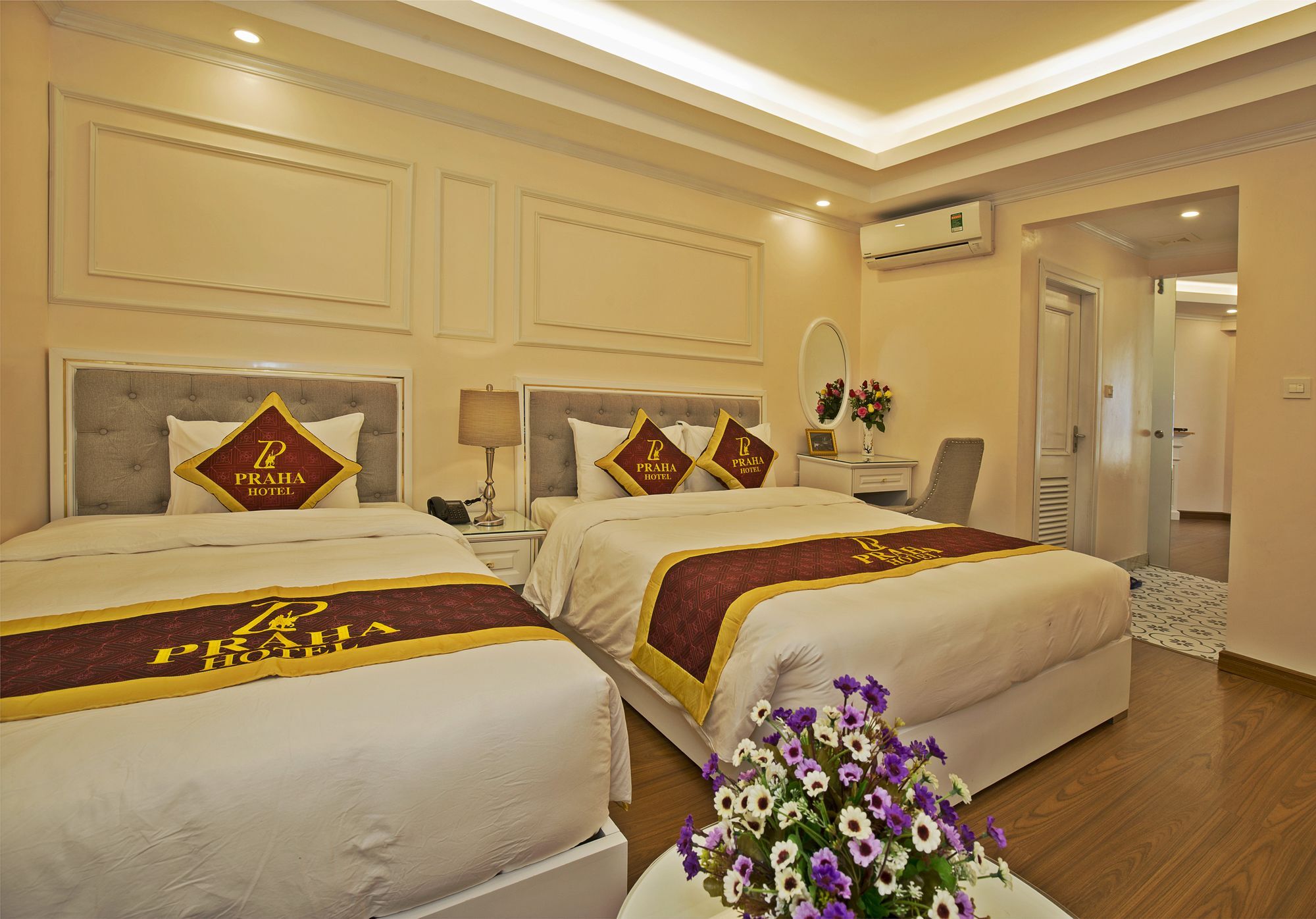 Praha Hotel Sapa Екстериор снимка