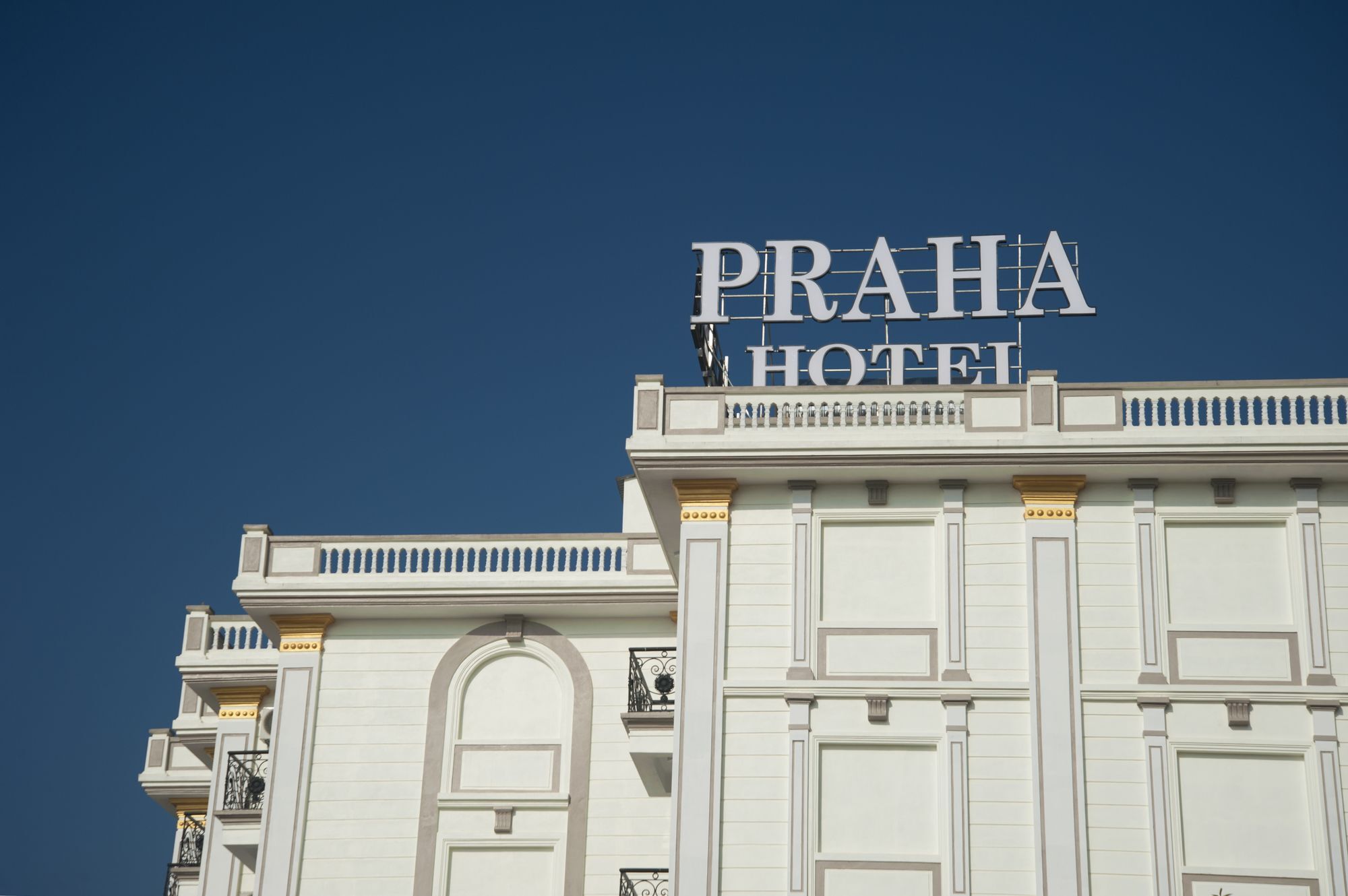 Praha Hotel Sapa Екстериор снимка